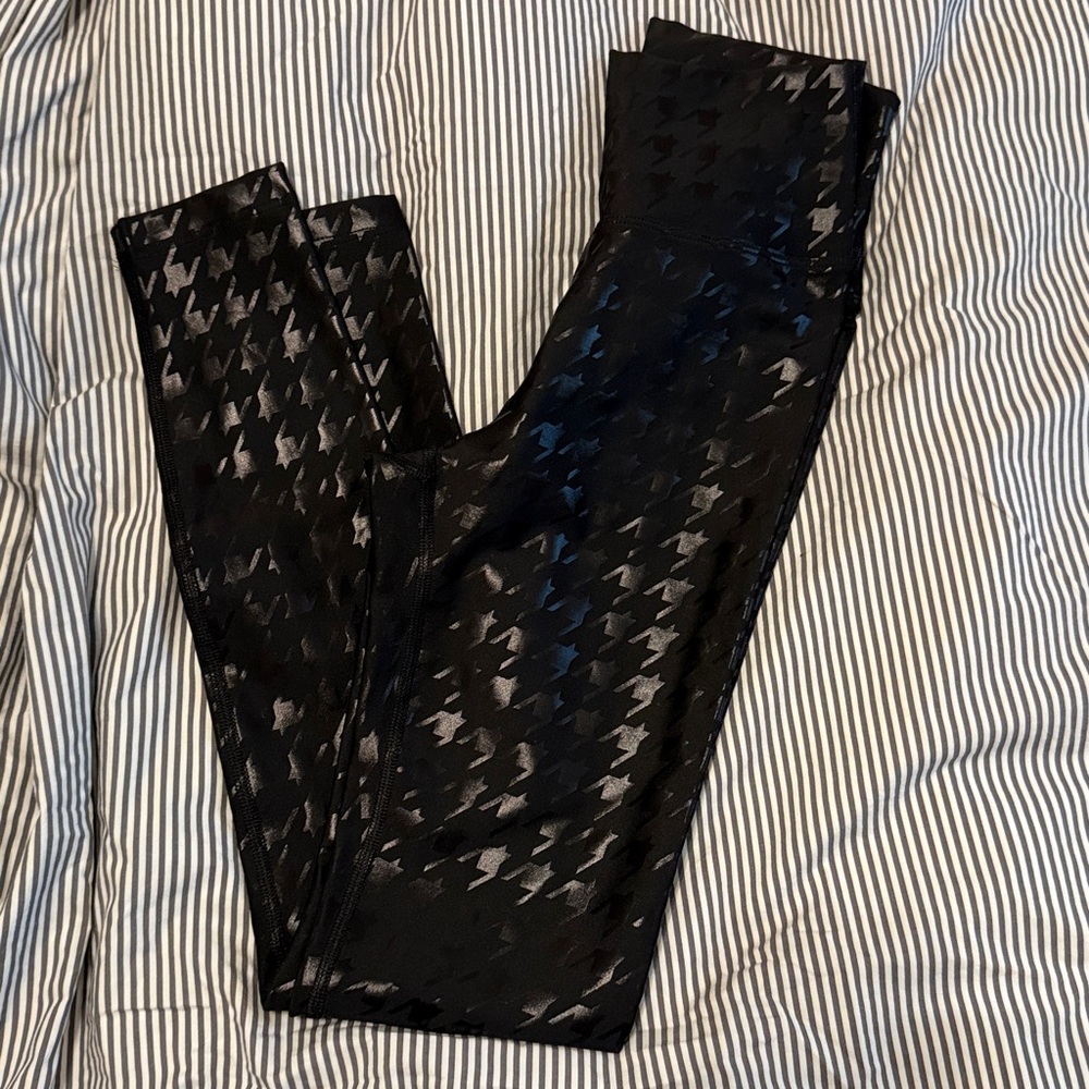 NEW Peloton Show Up Shiny Houndstooth Leggings Small Black